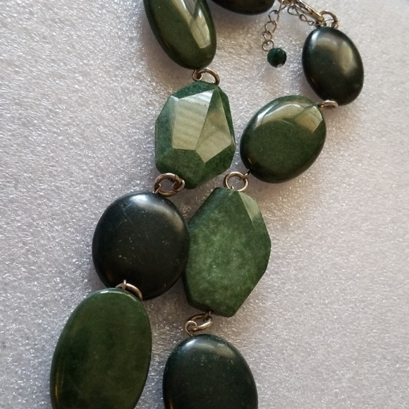 Green stone necklace - Picture 4 of 5